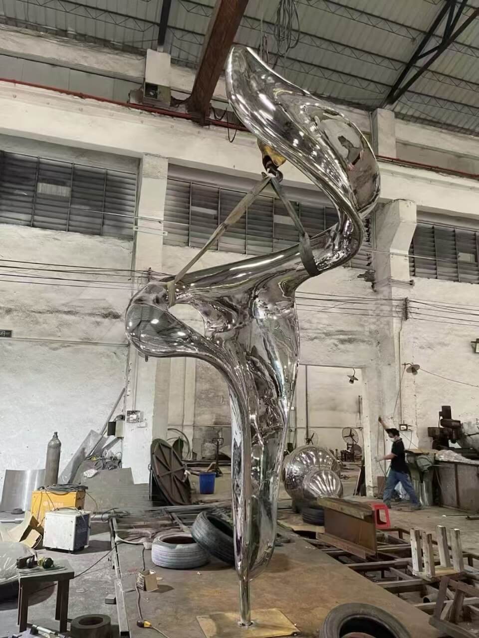 Customized stainless steel sculpture