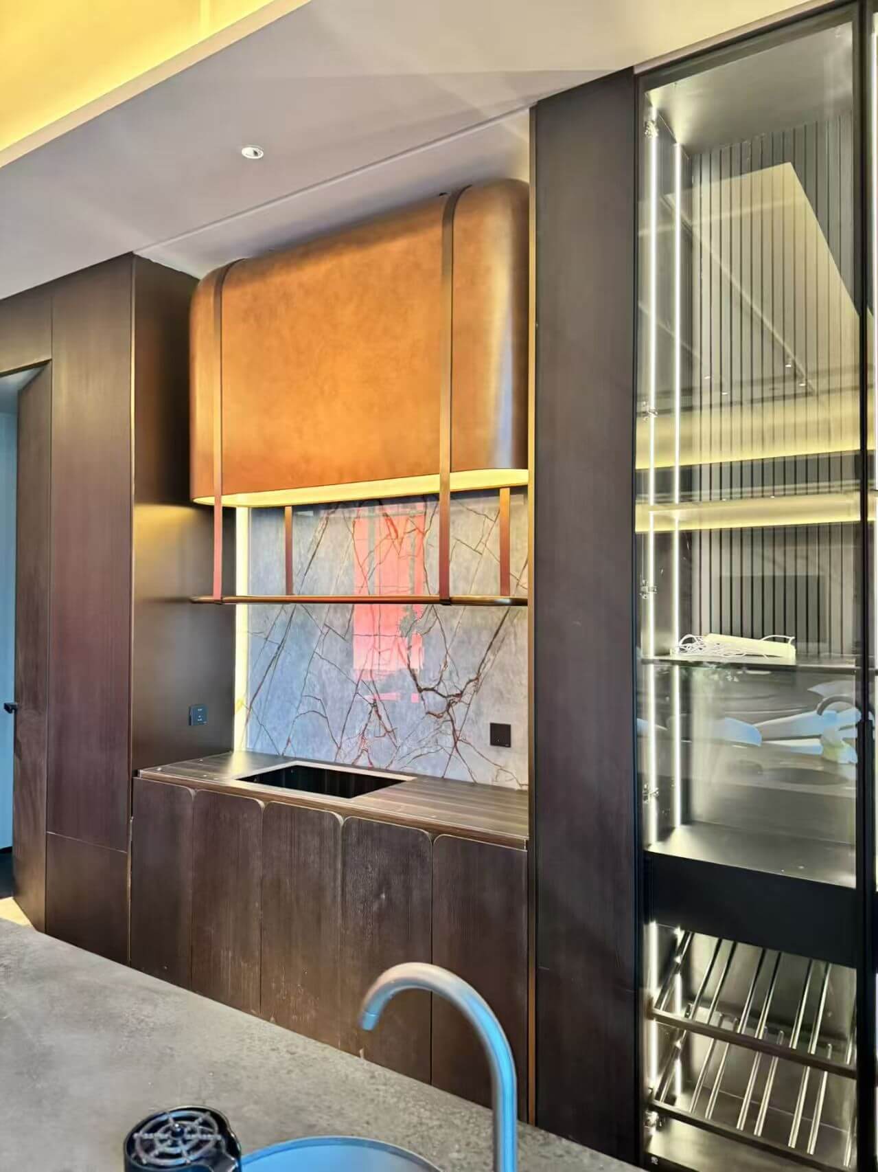 Stainless steel curved wall cabinet