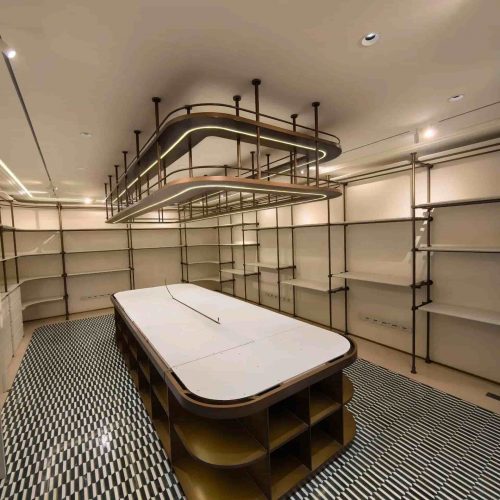 Customizable Luxury Store Display Rack by XinYe Metal, High-End Design for Luxury Goods Display