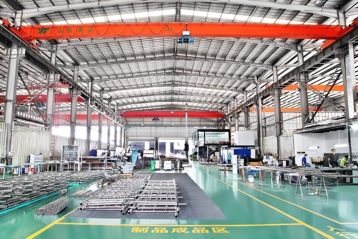 新叶金属不锈钢产品加工厂——高精度制造线,用于定制不锈钢零件和工业配件。.