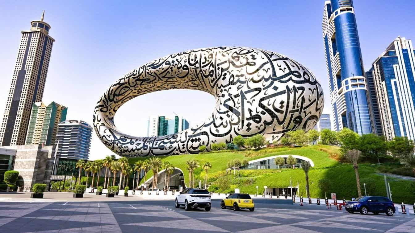 Collection of UAE’s most innovative stainless steel architectural projects by leading engineering companies.