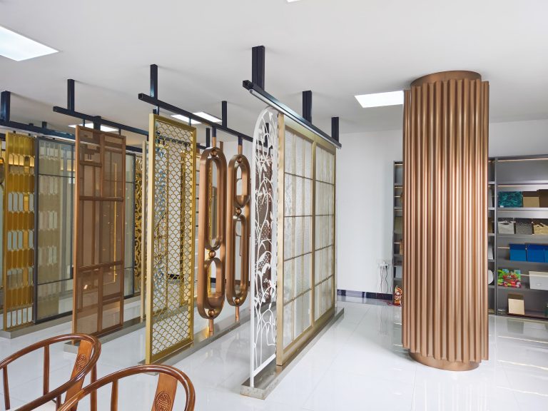 XinYe Metal showroom featuring versatile stainless steel partition screens for interior space division.