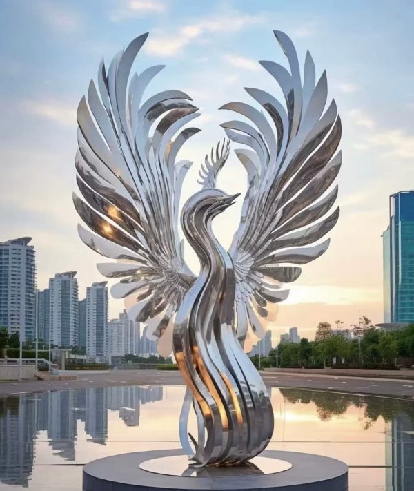 The Phoenix Lake View sculpture designed by Xinye Metal for Midea Phoenix Bay.