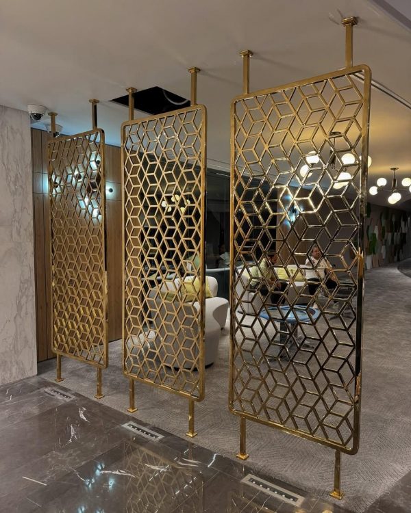 Custom Stainless Steel Partitions Guide - Xinye Metal